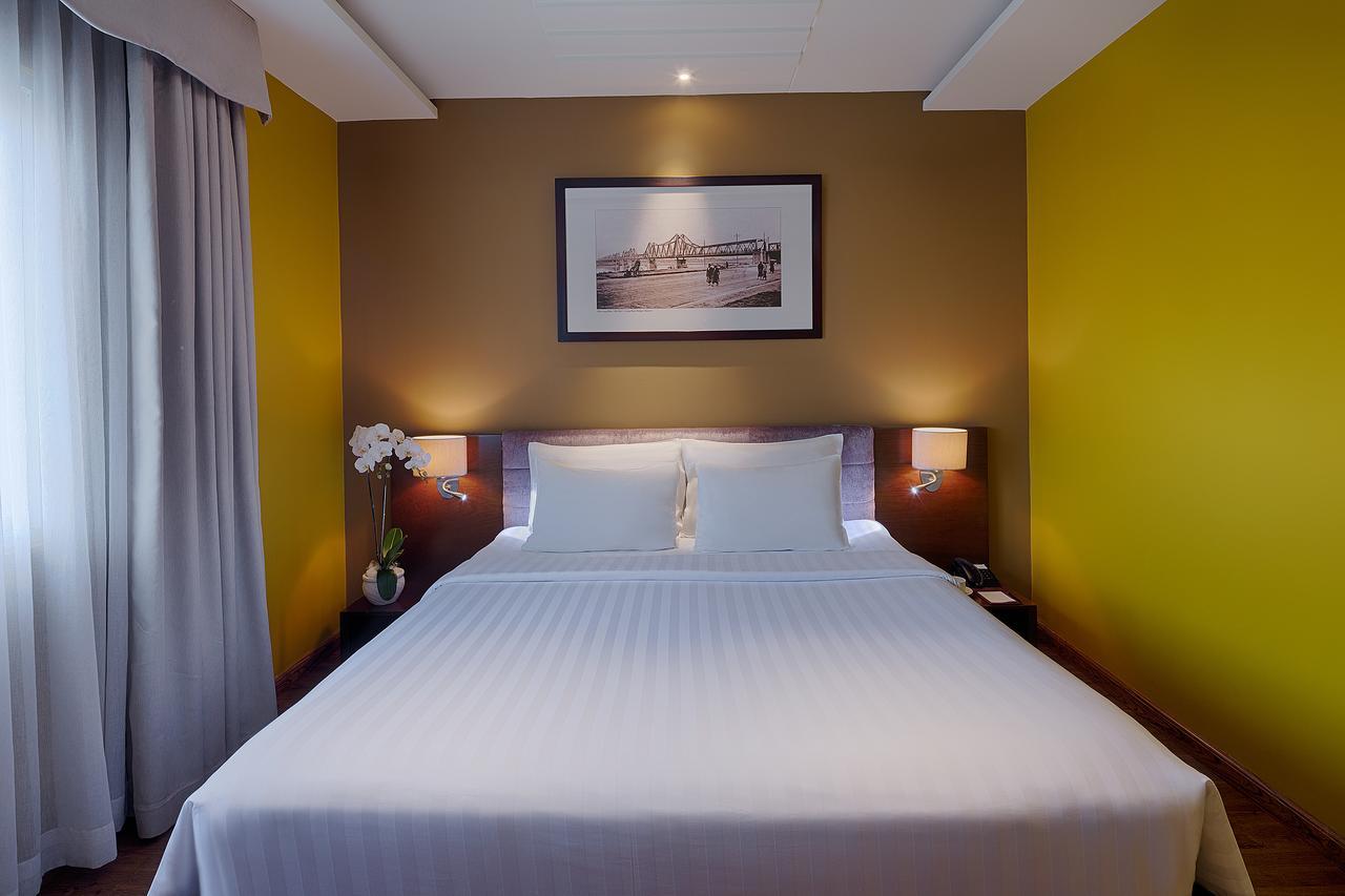 Grand Silverland Khách sạn 4*