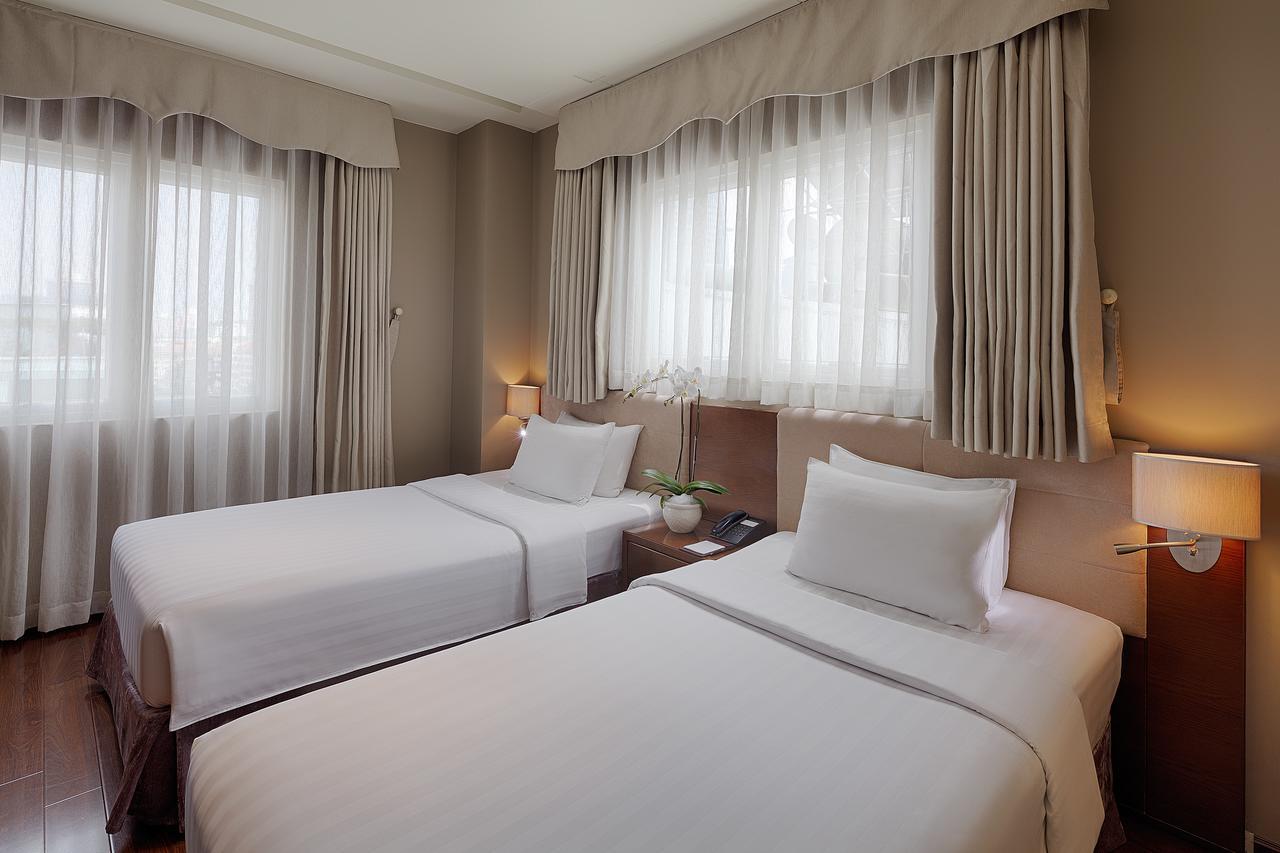 Grand Silverland Khách sạn 4*
