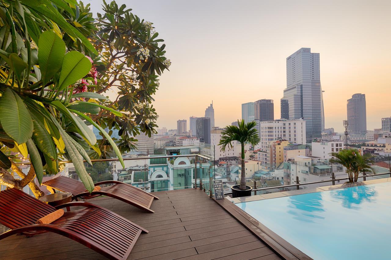 Grand Silverland Khách sạn 4*