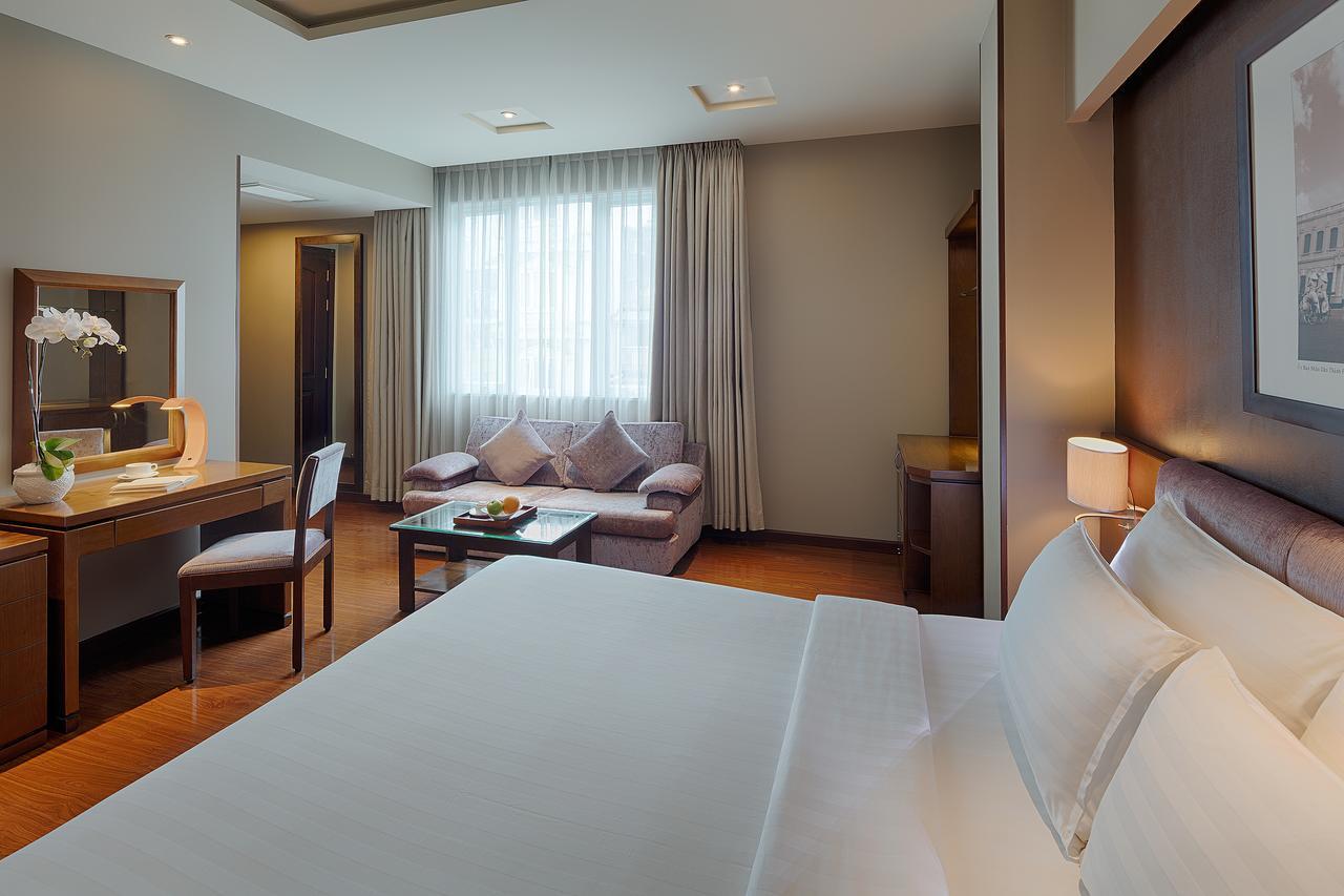 Grand Silverland Khách sạn 4*